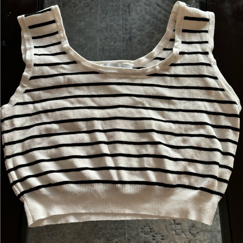 Graffiti, Black and White tank, Size Medium